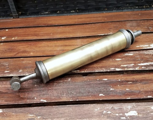 Vintage brass manual grease - brass,
