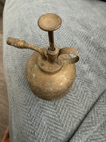 Vintage erin brass oil pump - brass,