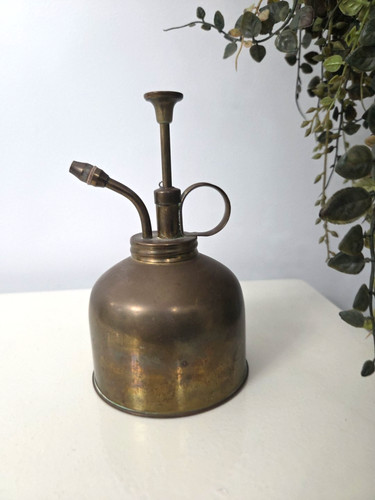 Small vintage pump can thumb - vintage,