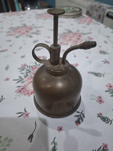 Vintage pump can thumb - vintage,