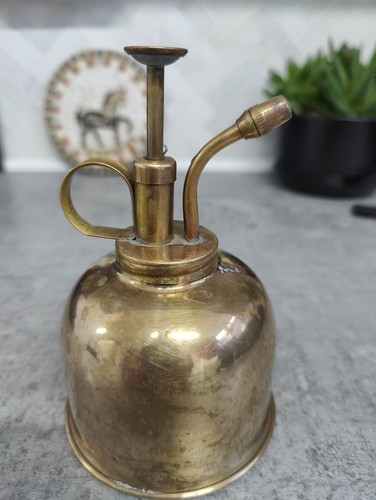 Vintage brass hong - brass, 555