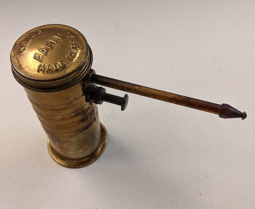 Vintage eagle brass oil - no.,